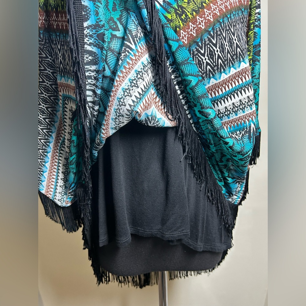 Chenault Black and Gold Garment - Picture 4 of 8